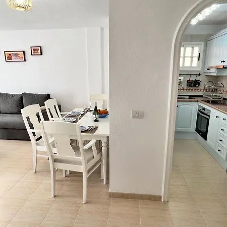 Cozy 2bd In Cristianos, The Heights Los Cristianos (Tenerife)