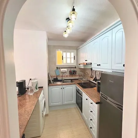 Cozy 2bd In Cristianos, The Heights Apartment Los Cristianos (Tenerife)