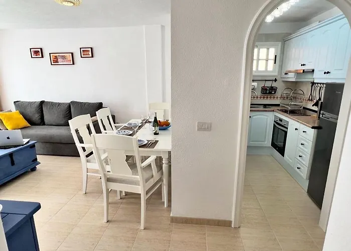 Cozy 2bd In Cristianos, The Heights Los Cristianos (Tenerife)