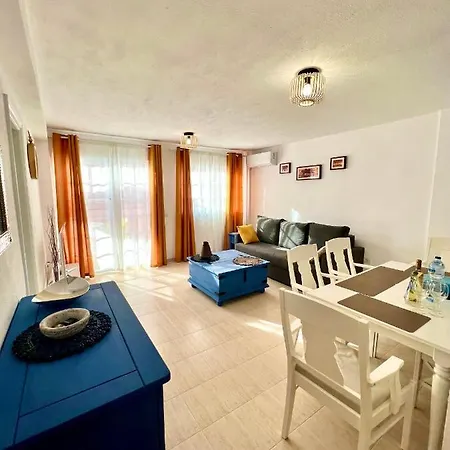 Appartement Cozy 2bd In Cristianos, The Heights Los Cristianos (Tenerife)