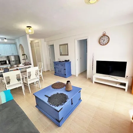 Cozy 2bd In Cristianos, The Heights Апартаменты Лос Кристианос